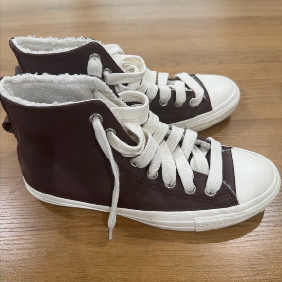 Converse Brown High-Tops with White Details - Picture 5 of 10